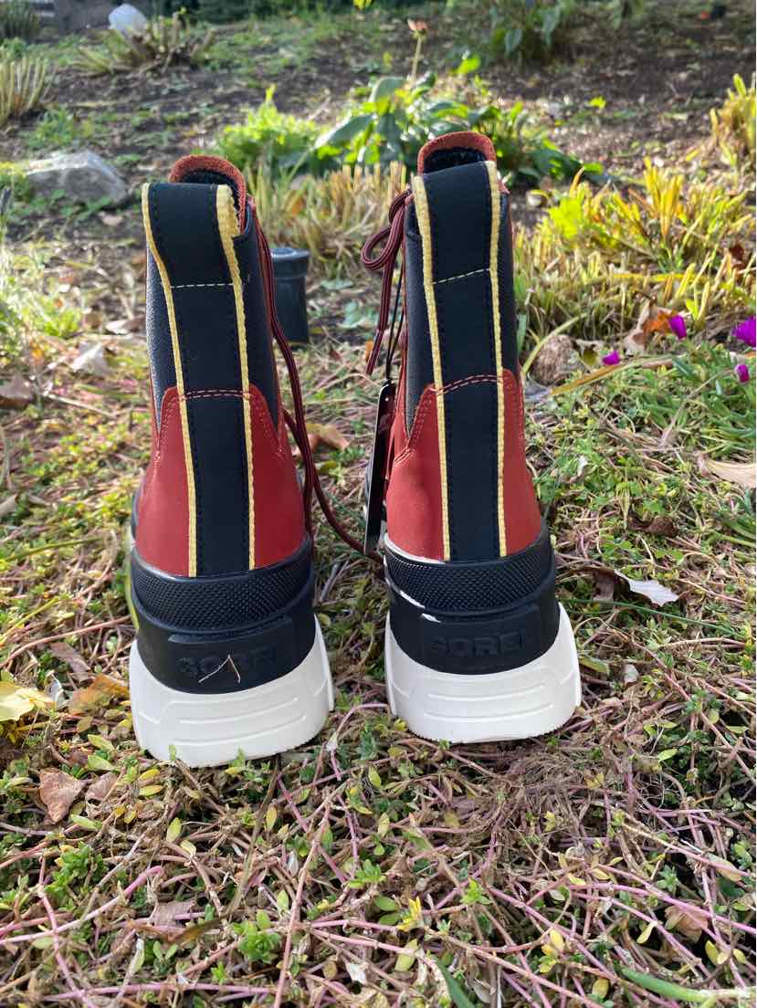 W SOREL RD Size 9.5 BOOT