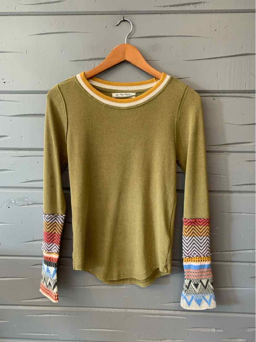 W WE THE FREE GR Size MED T