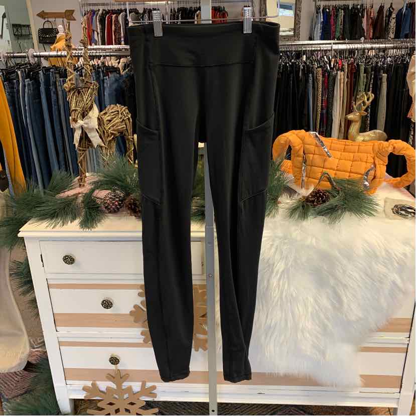 W LULULEMON BK Size 4 AW