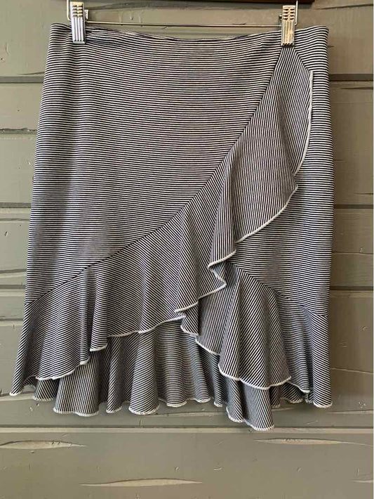 W CLUB MONACO NY Size MED SK