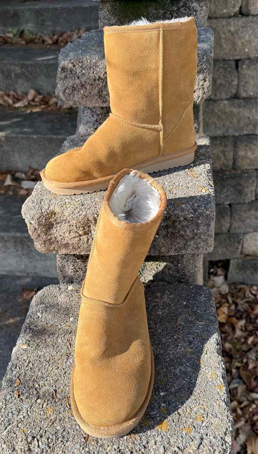 W KOOLABURRA TAN Size 8 BOOT