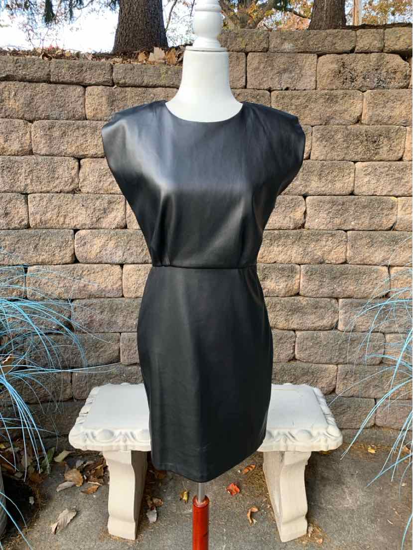 W BISHOP + YOUNG BK Size MED DR