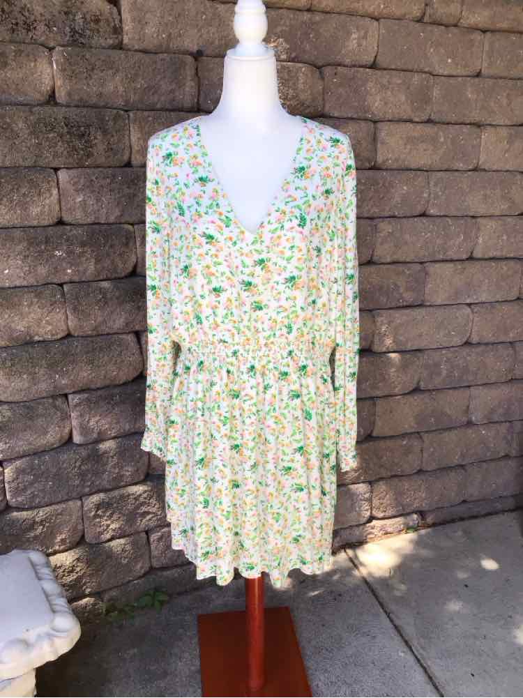 White floral long-sleeve dress with green and yellow flower print, V-neck, and gathered waist in size XL.