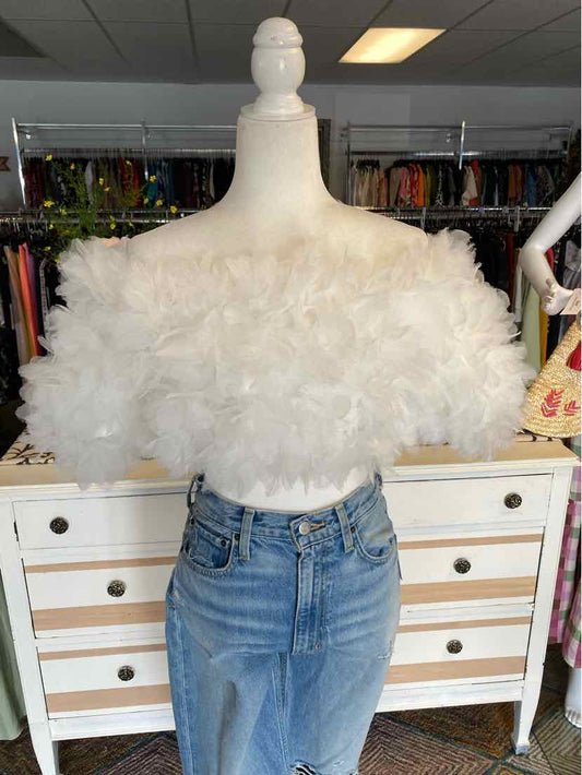 W AKIRA WH Size MED T