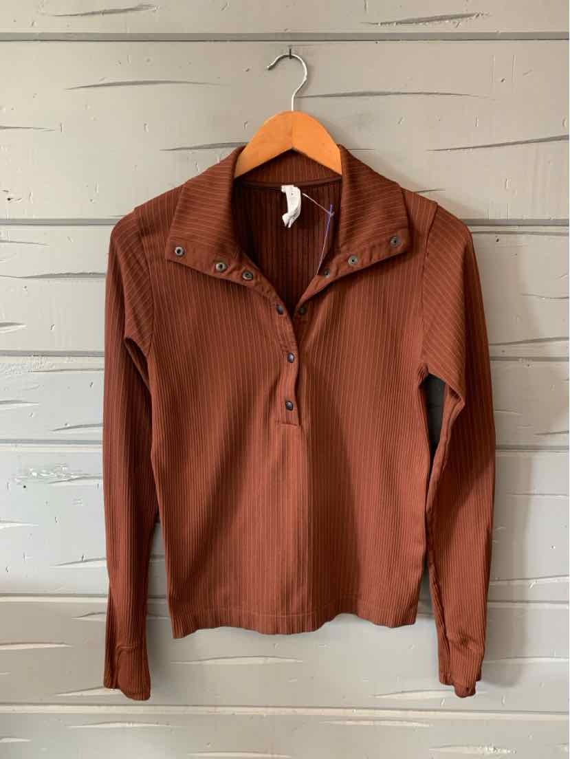 W ATHLETA BR Size MED T