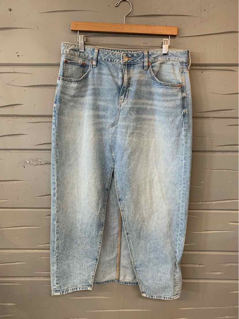 W AMERICAN EAGLE BL Size 10 SK