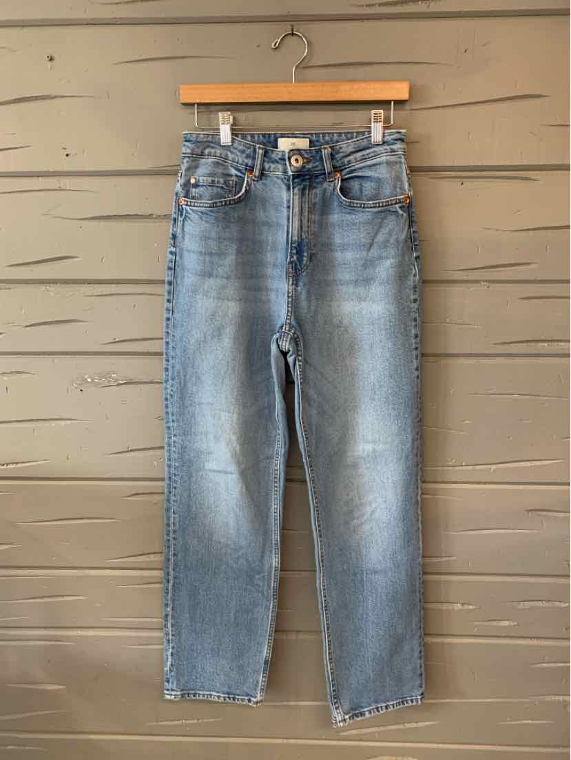 Light blue high-waist straight-leg denim jeans with front pockets and button closure.