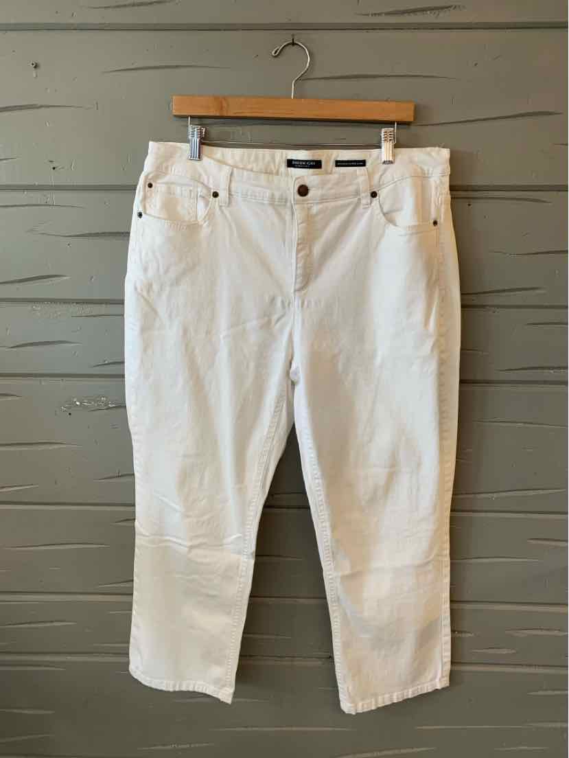 White mid-rise cropped pants with front pockets and belt loops, size 14.