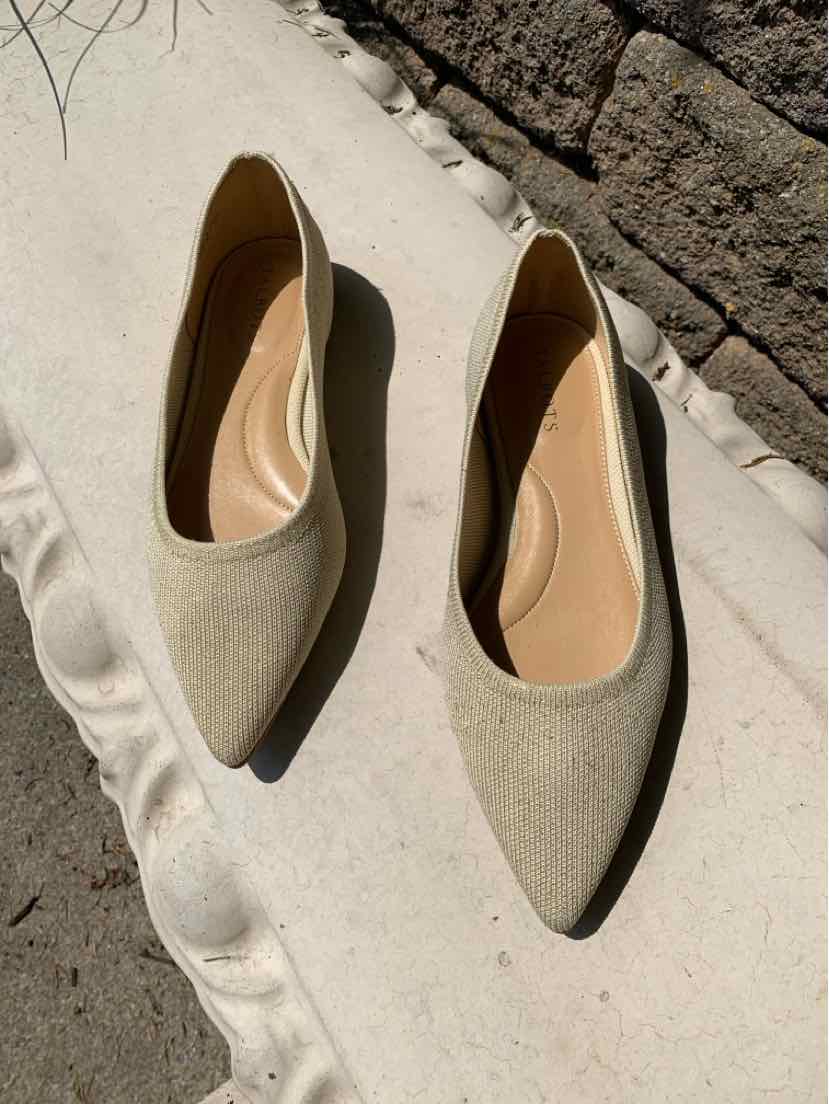Metallic gold pointed-toe flat shoes with smooth leather upper and cushioned insole, size 8.