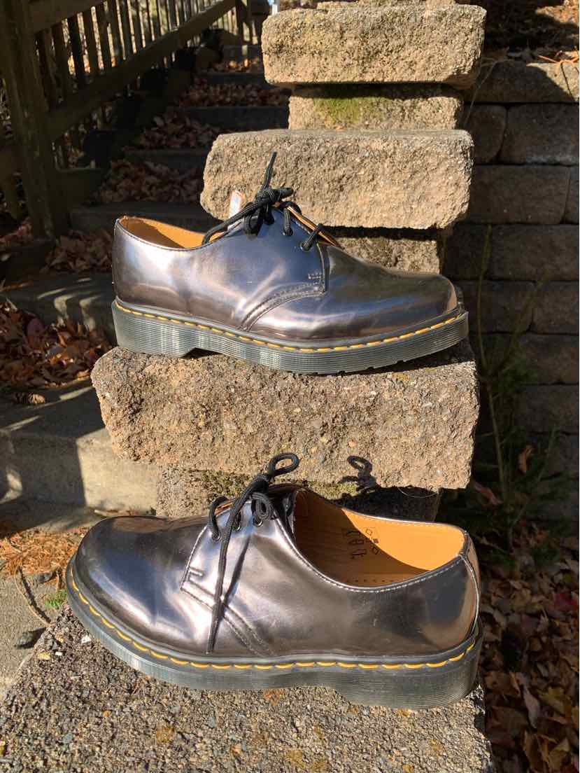 W DR. MARTENS SLV Size 10 SHOE