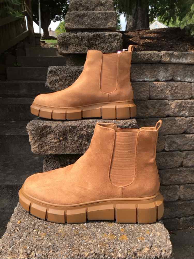 W BP TAN Size 10 BOOT
