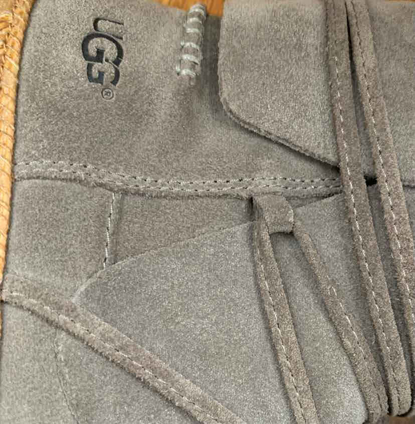 W UGG BR Size 6 BOOT