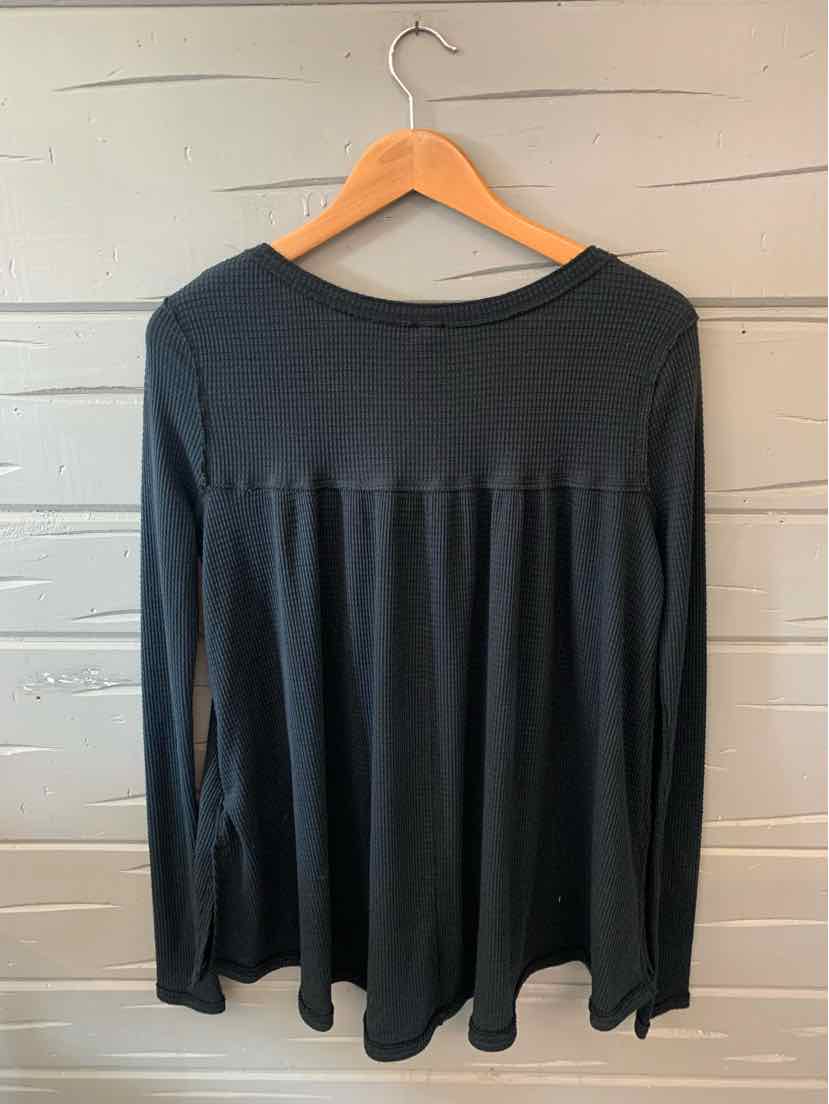 W WE THE FREE BK Size SM T