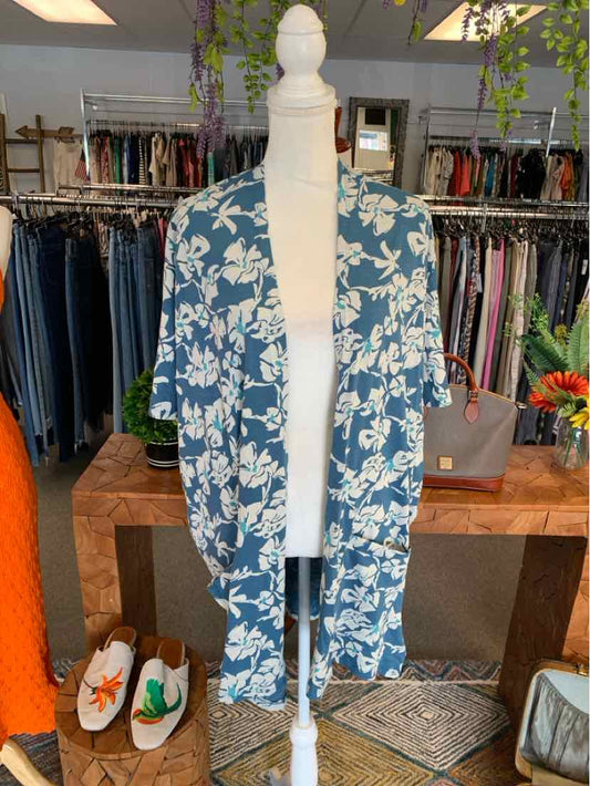 W NATURAL BY KNOWN SUPPLY BL Size M/L T