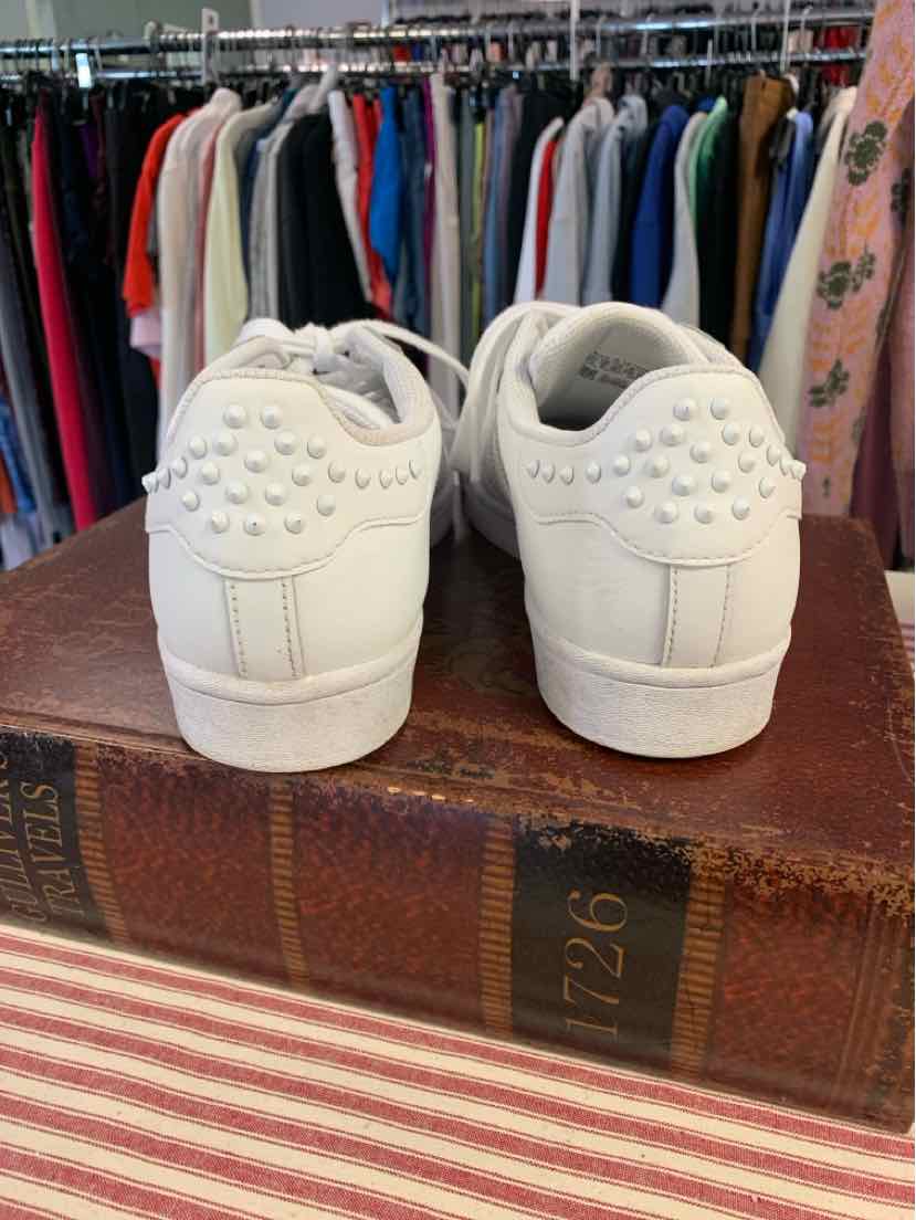 W ADIDAS BK Size 7.5 SNEAKER