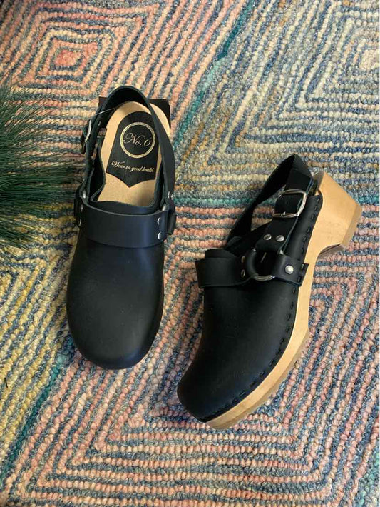 W NO. 6 STORE BK Size 39 SHOE