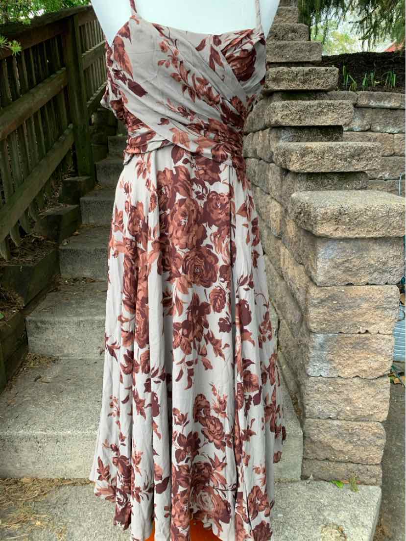 W REFORMATION TAUPE Size 2 DR