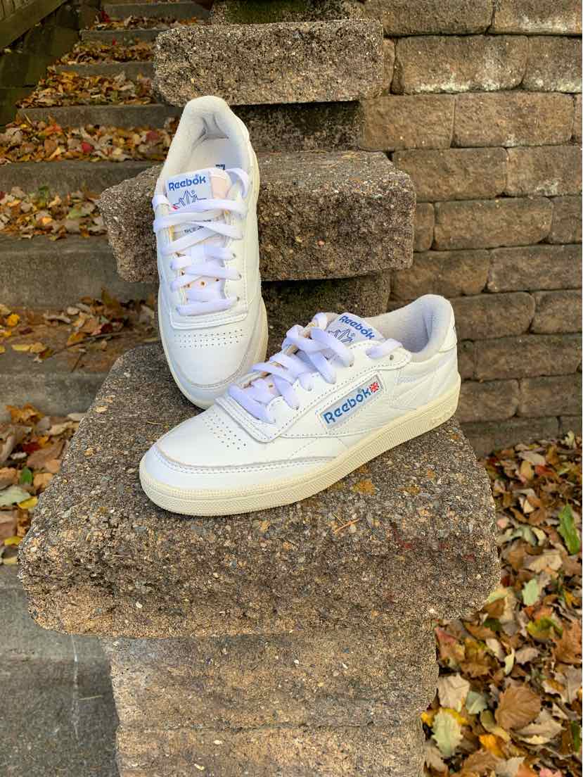 W REEBOK WH Size 5 SNEAKER