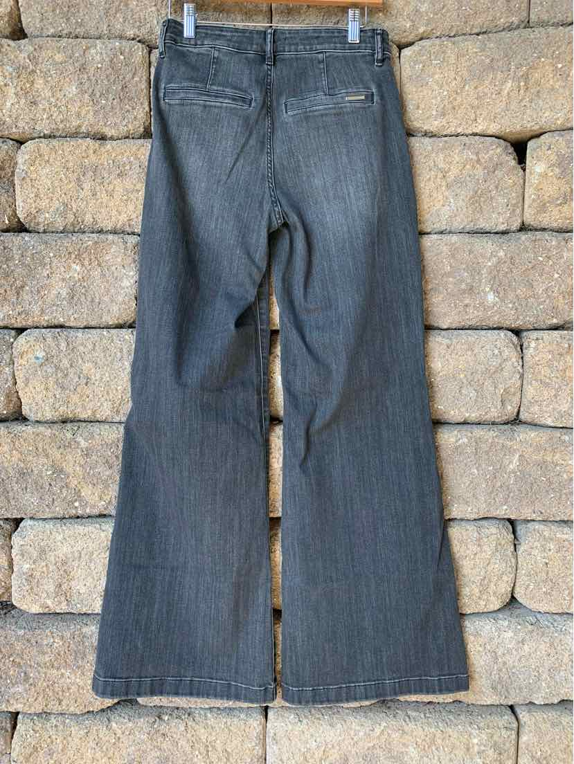 W WHBM BK Size 4 J
