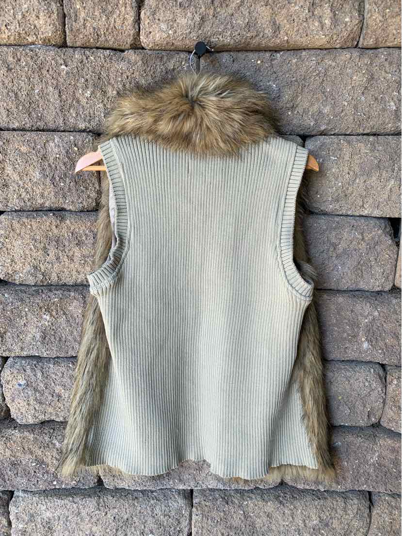 W LIVE A LITTLE TAN Size LG V