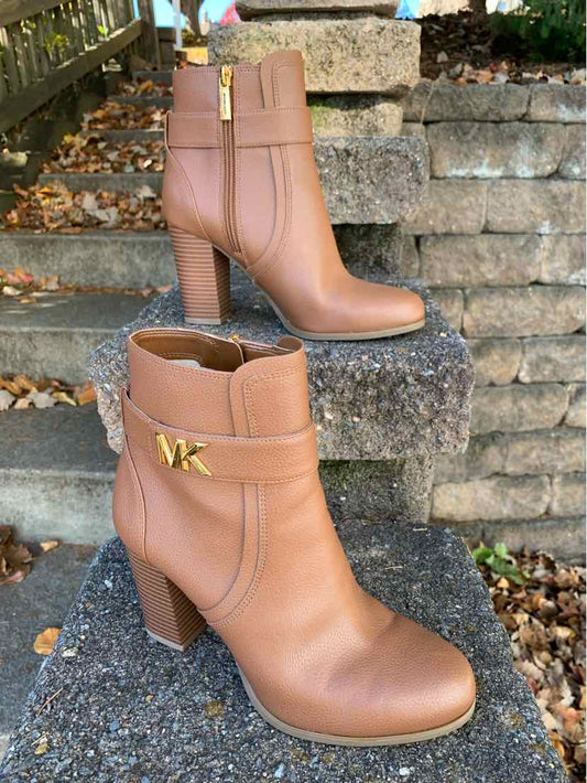 W MICHAEL KORS BR Size 7 BOOT