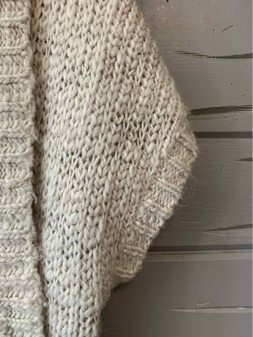 W ANN TAYLOR CR Size MED PETITE SW