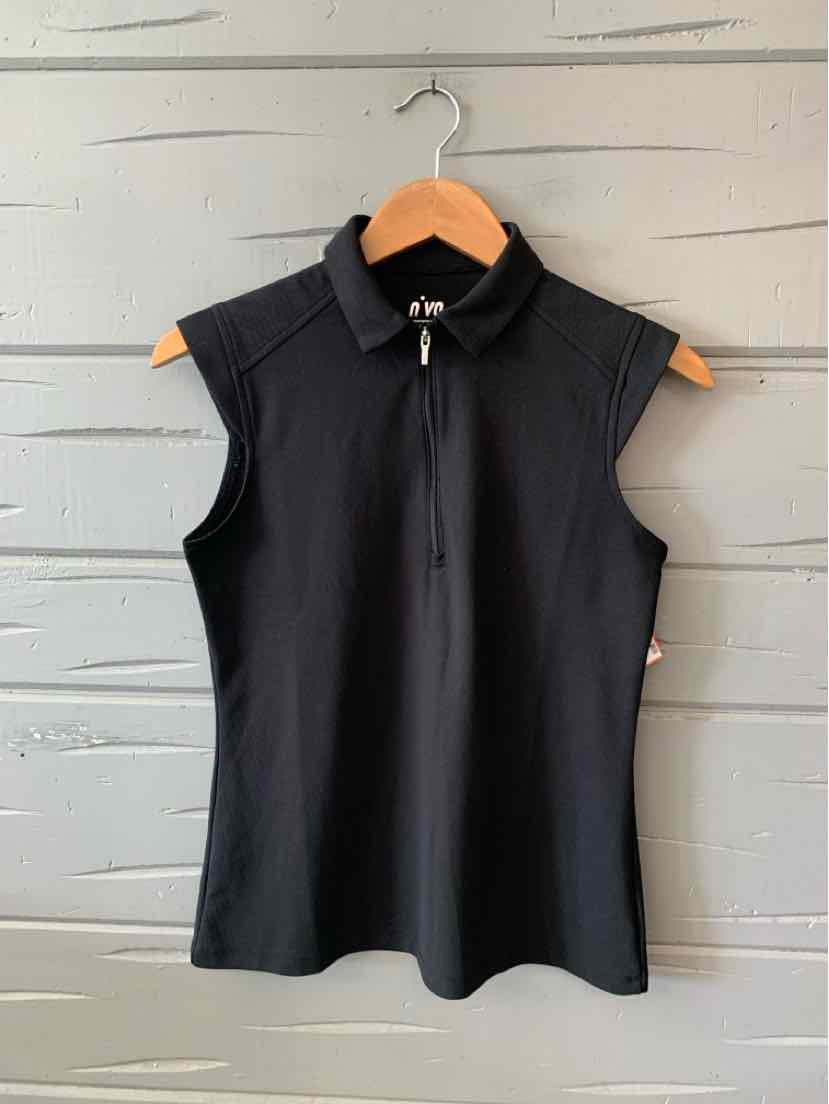 Black sleeveless polo shirt with zipper front and structured collar in slim fit.