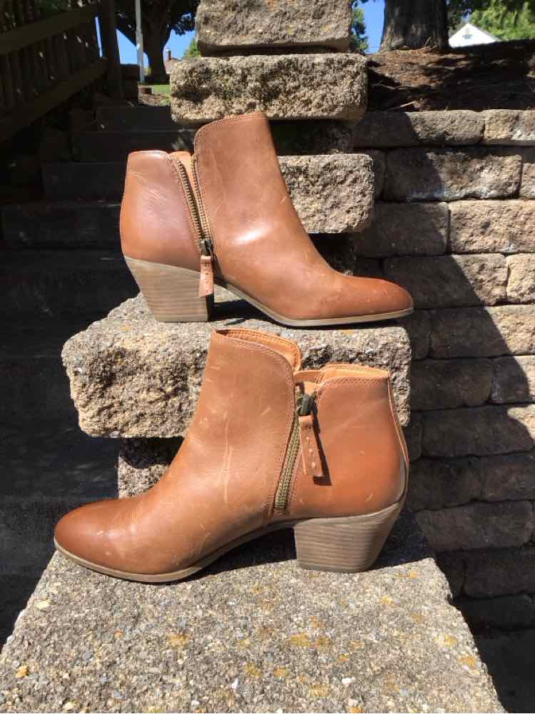W FRYE TAN Size 9 BOOT