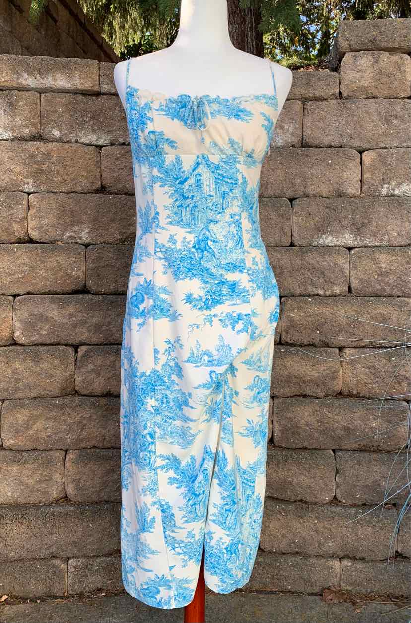 W URBAN OUTFITTERS BL Size MED DR