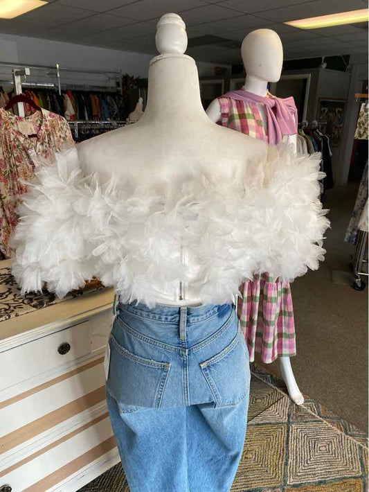 W AKIRA WH Size MED T