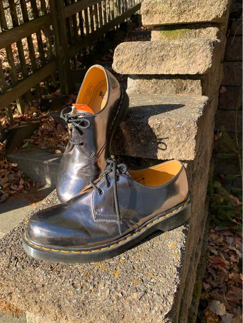 W DR. MARTENS SLV Size 10 SHOE