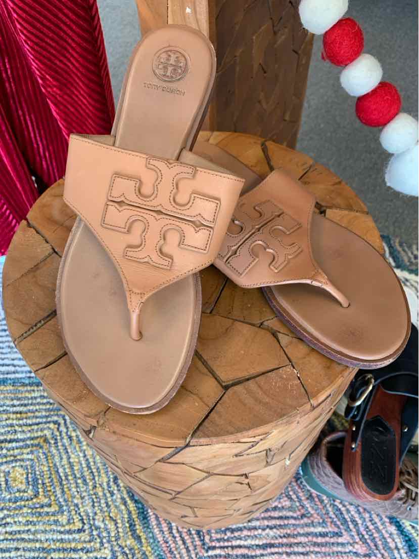 W TORY BURCH TAN Size 8 SANDAL