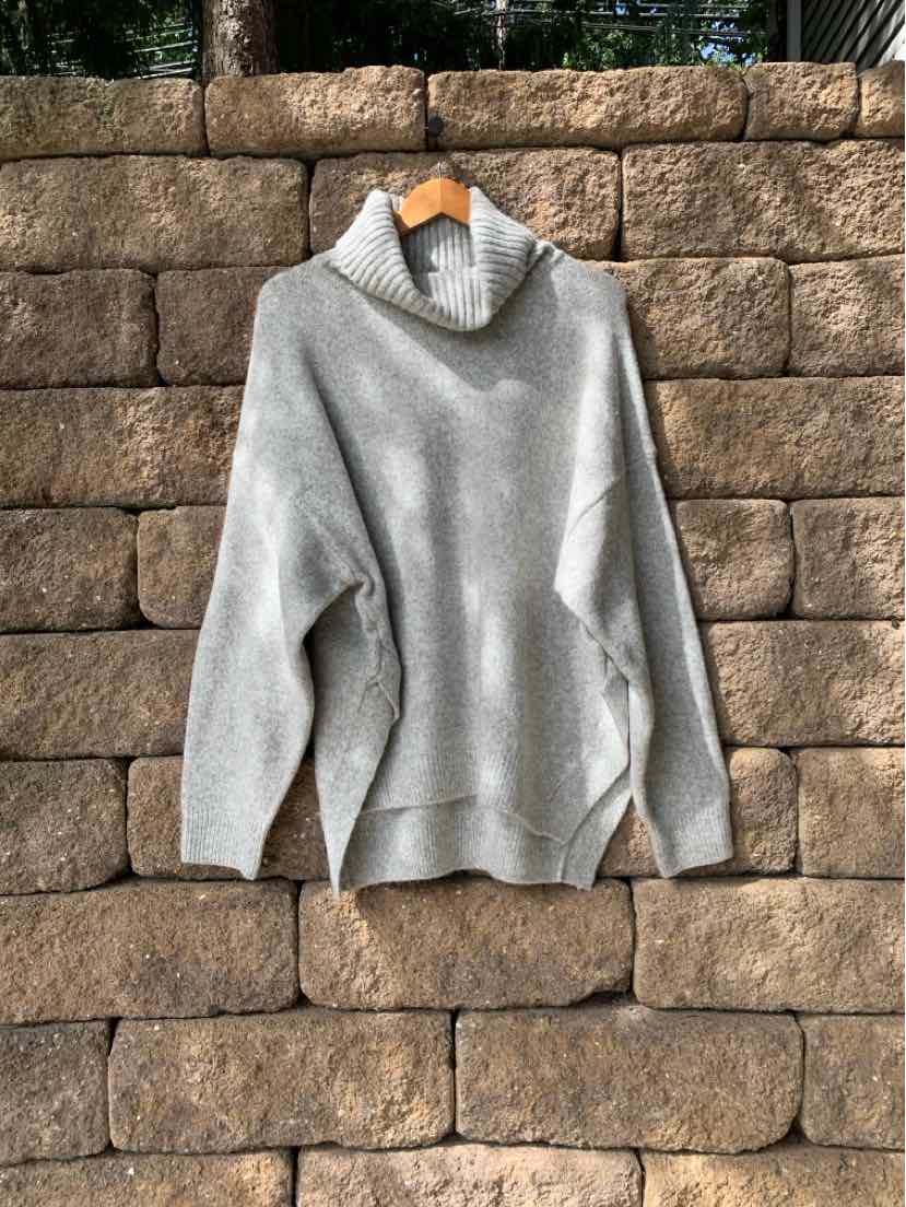 W H&M GY Size MED SW