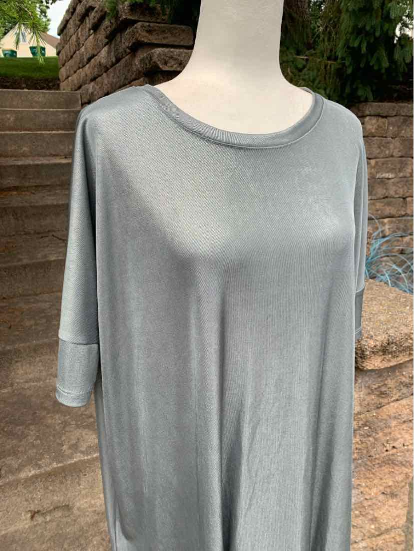 Silver metallic short-sleeve dress with a round neckline in size 12 on a white mannequin.