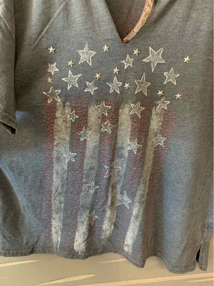 Gray short-sleeve t-shirt with distressed American flag and star graphic on front.