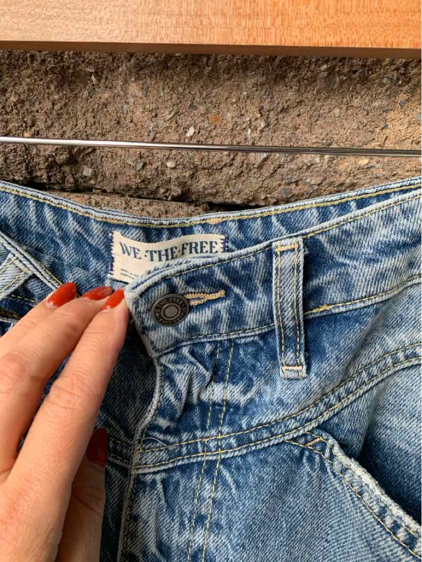 W WE THE FREE BL Size 4 SK
