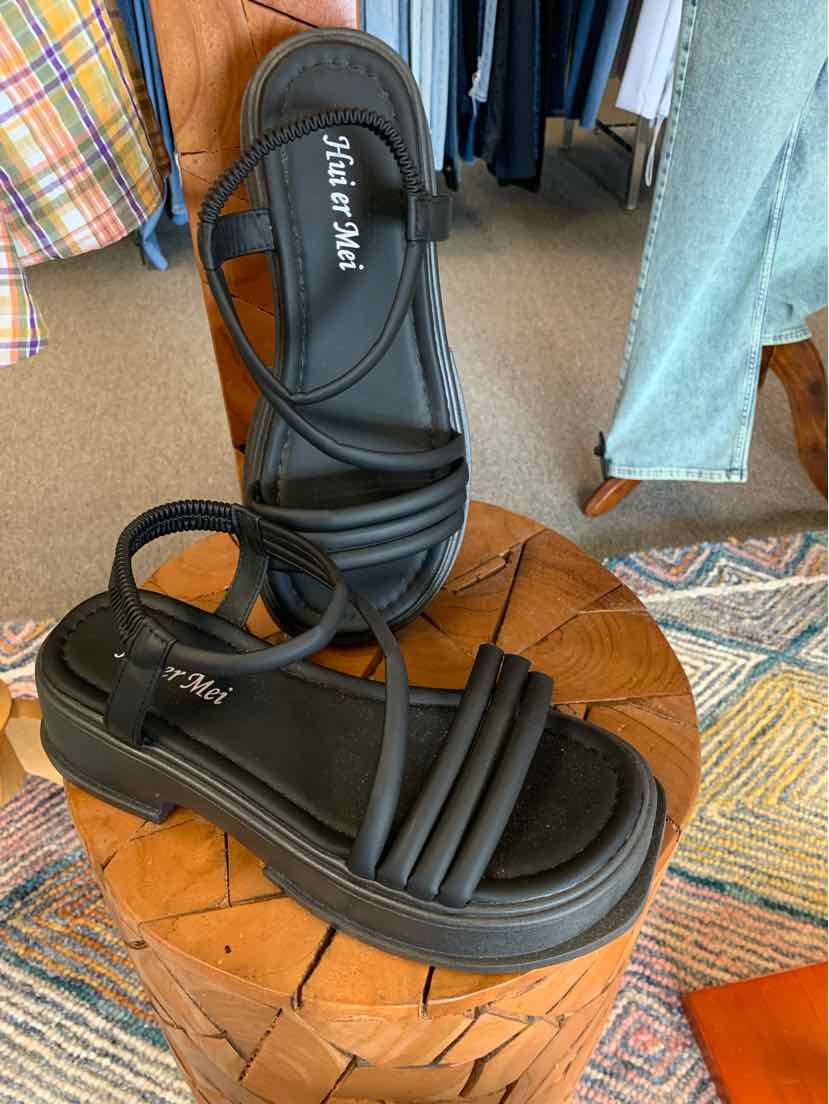 W HUI ER MEI BK Size 40 SANDAL