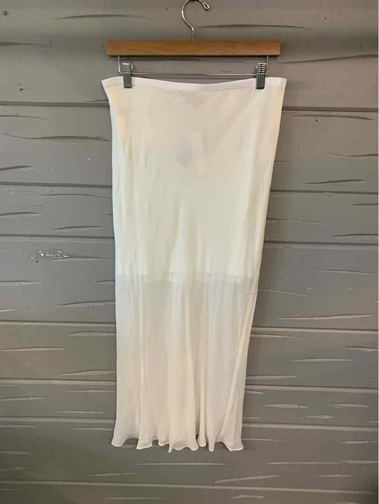 W J CREW WH Size SM SK