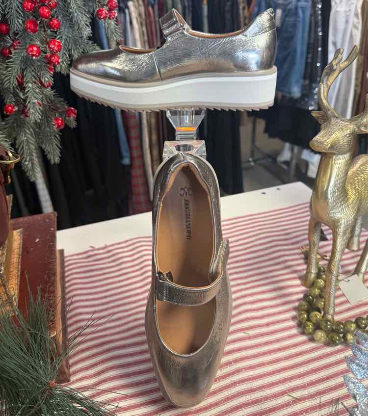 W JOHNSTON & MURPHY GD Size 6.5 SHOE