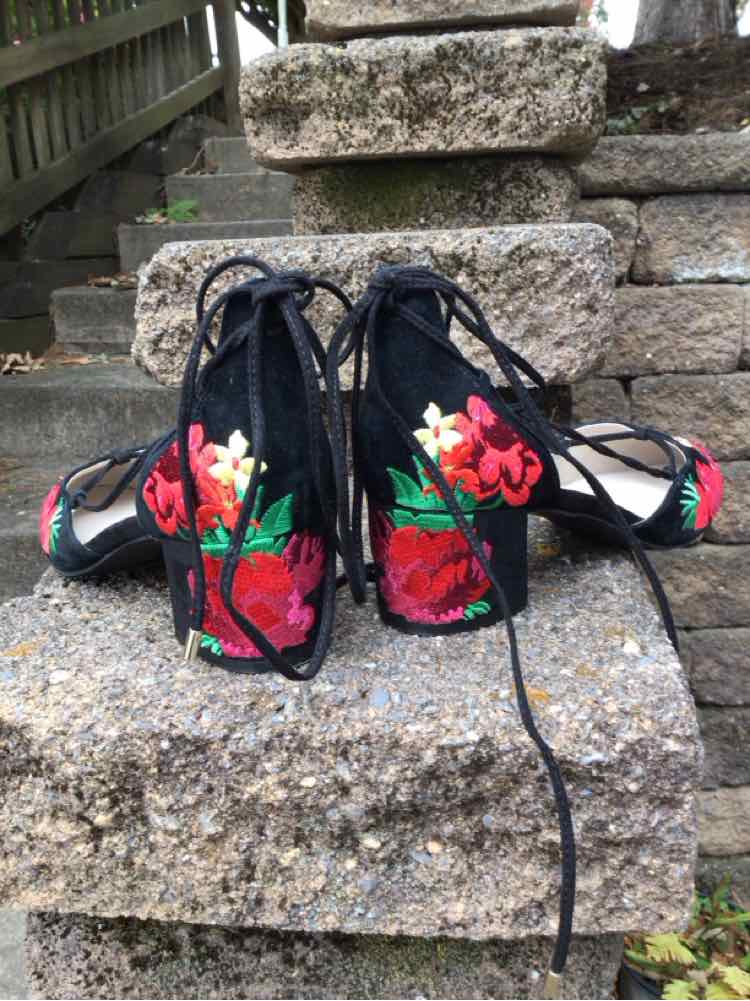 W KENNETH COLE BK Size 9 SHOE