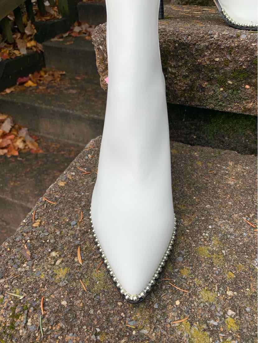 W BCBGENERATION WH Size 8.5 BOOT
