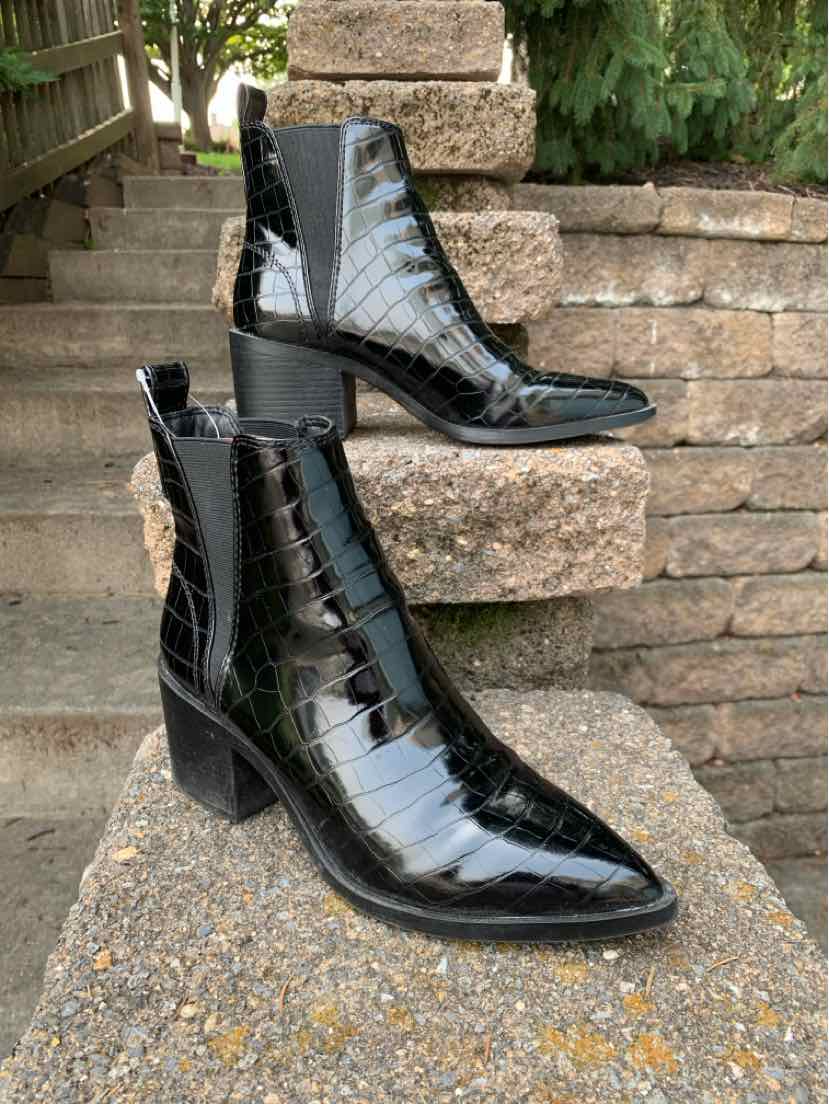 Black glossy croc-embossed ankle boots with pointed toes and block heels, size 7.5.