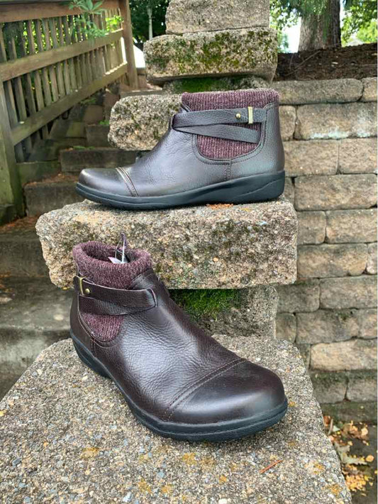 W CLARKS BR Size 7.5 BOOT