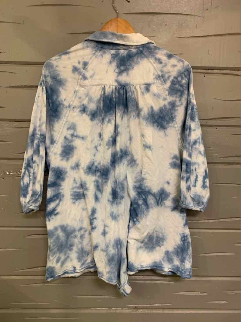Blue and white tie-dyed long sleeve shirt with collar and button-down front.