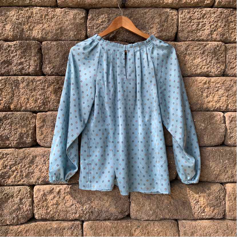 W ANN TAYLOR BL Size SM T
