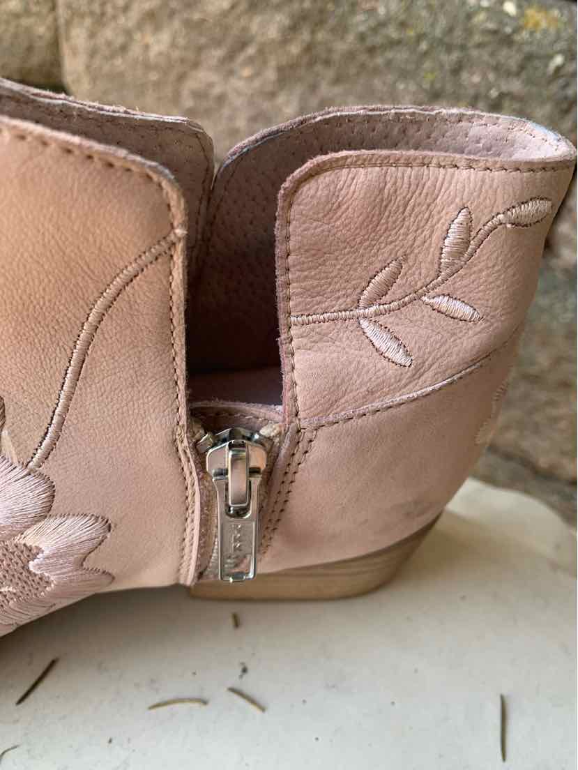 W SEYCHELLE RS Size 9.5 BOOT