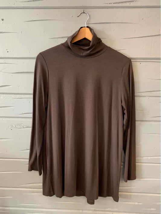 Brown long-sleeve turtleneck top with a relaxed fit, smooth lightweight fabric.