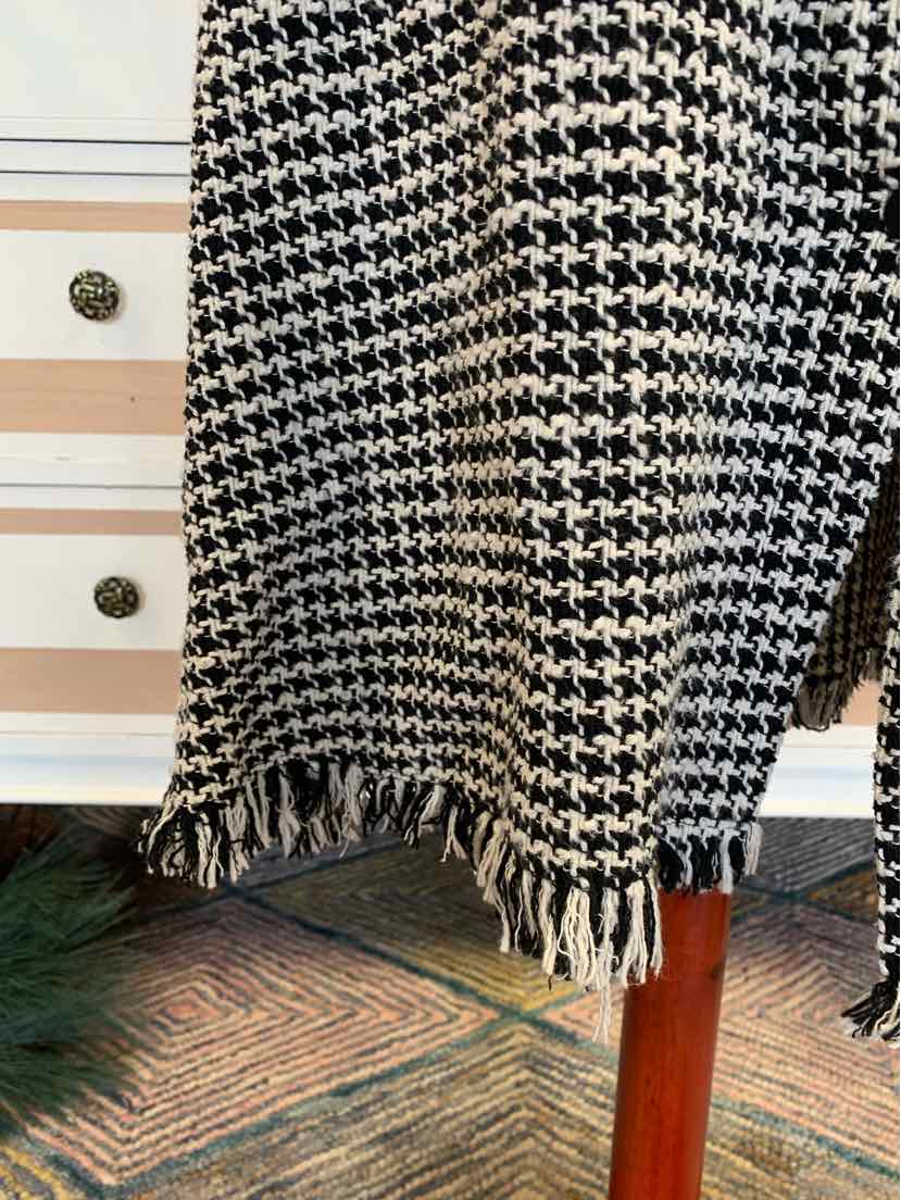 W ZARA BK Size MED DR