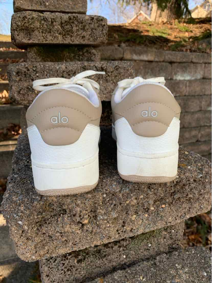 W ALO TAUPE Size 9.5 SNEAKER