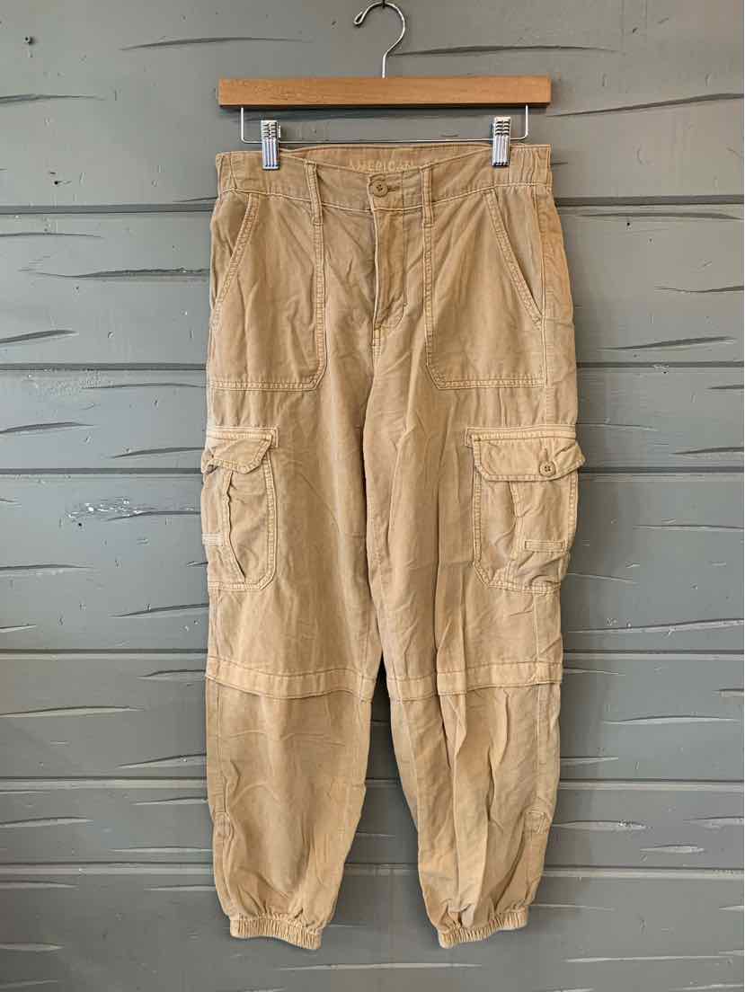 W AMERICAN EAGLE TAN Size 2 P